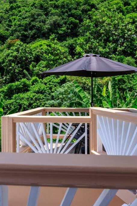 Maggie'S Inn Soufrière Exteriér fotografie