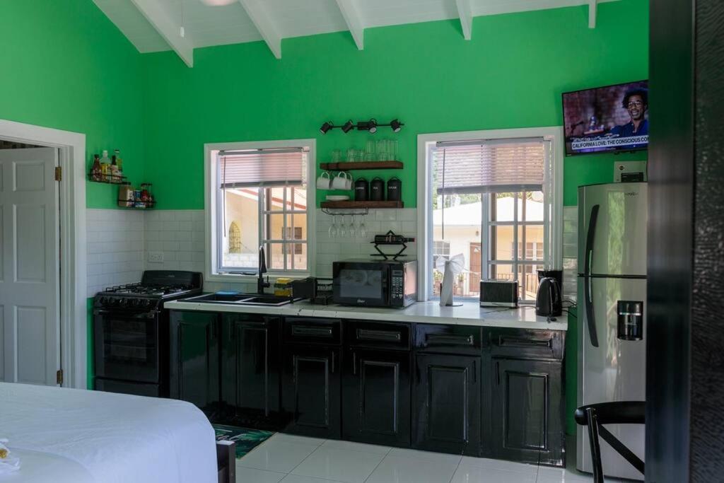Maggie'S Inn Soufrière Exteriér fotografie